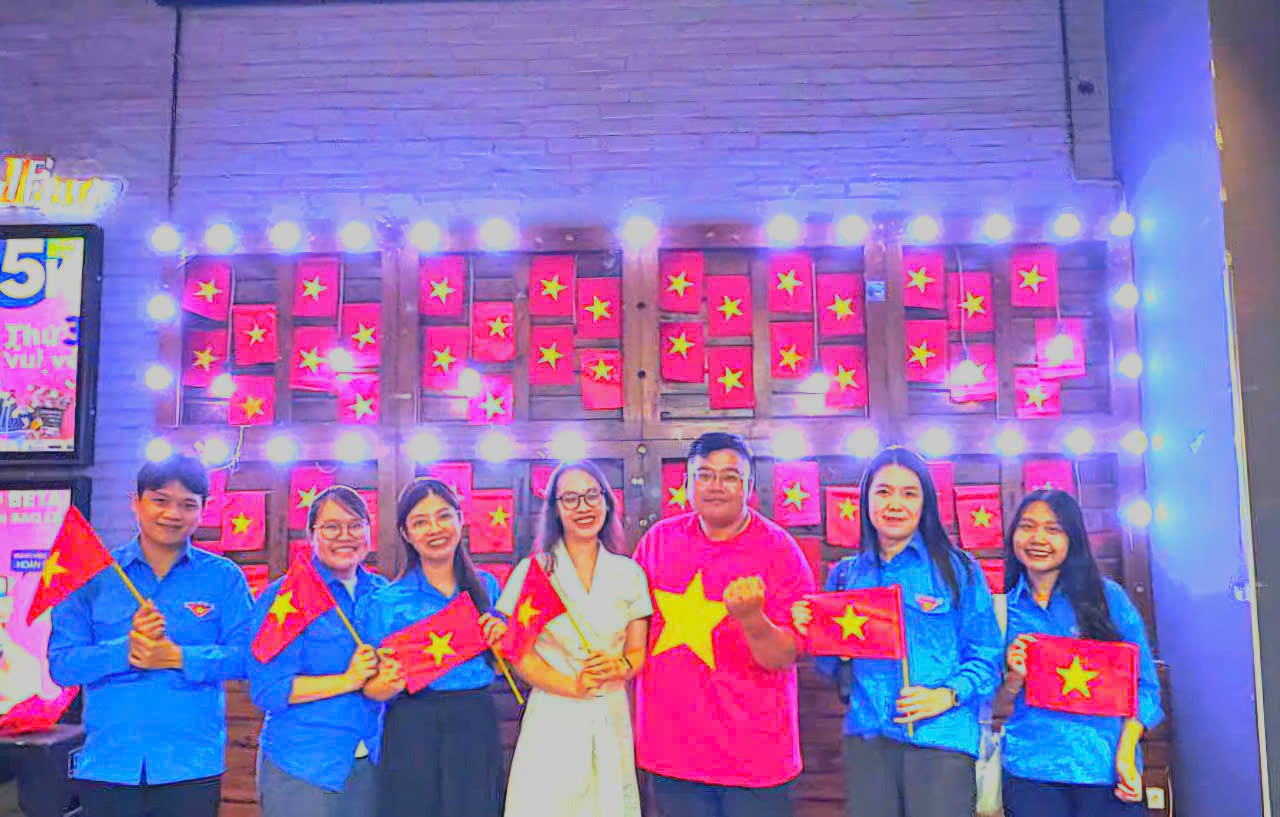 Chi bộ Cục KTVB&QLXLVPHC tổ chức sinh hoạt định kỳ tháng 5/2025 và sinh hoạt chuyên đề quý II/2025
